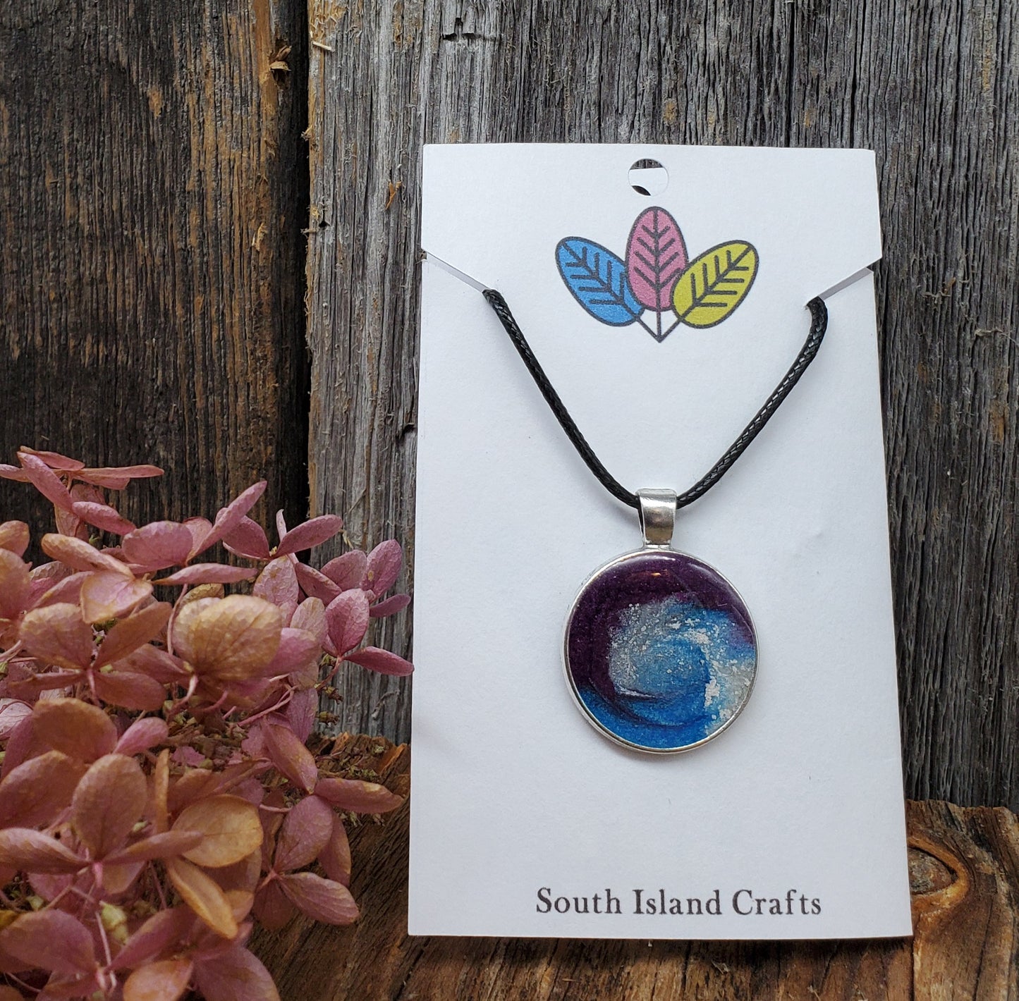Pendant circle purple blue white
