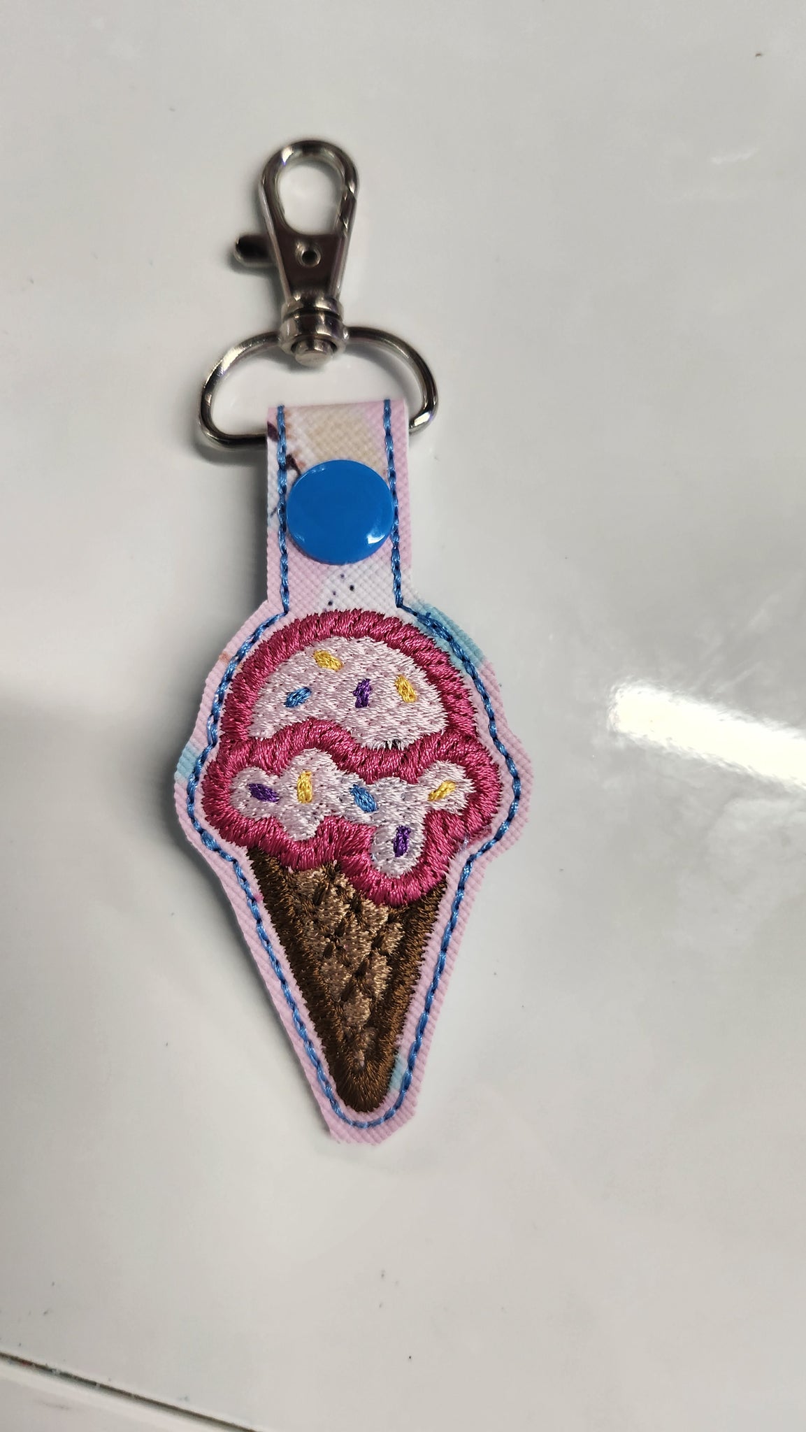 Ice cream key fob / bag clip